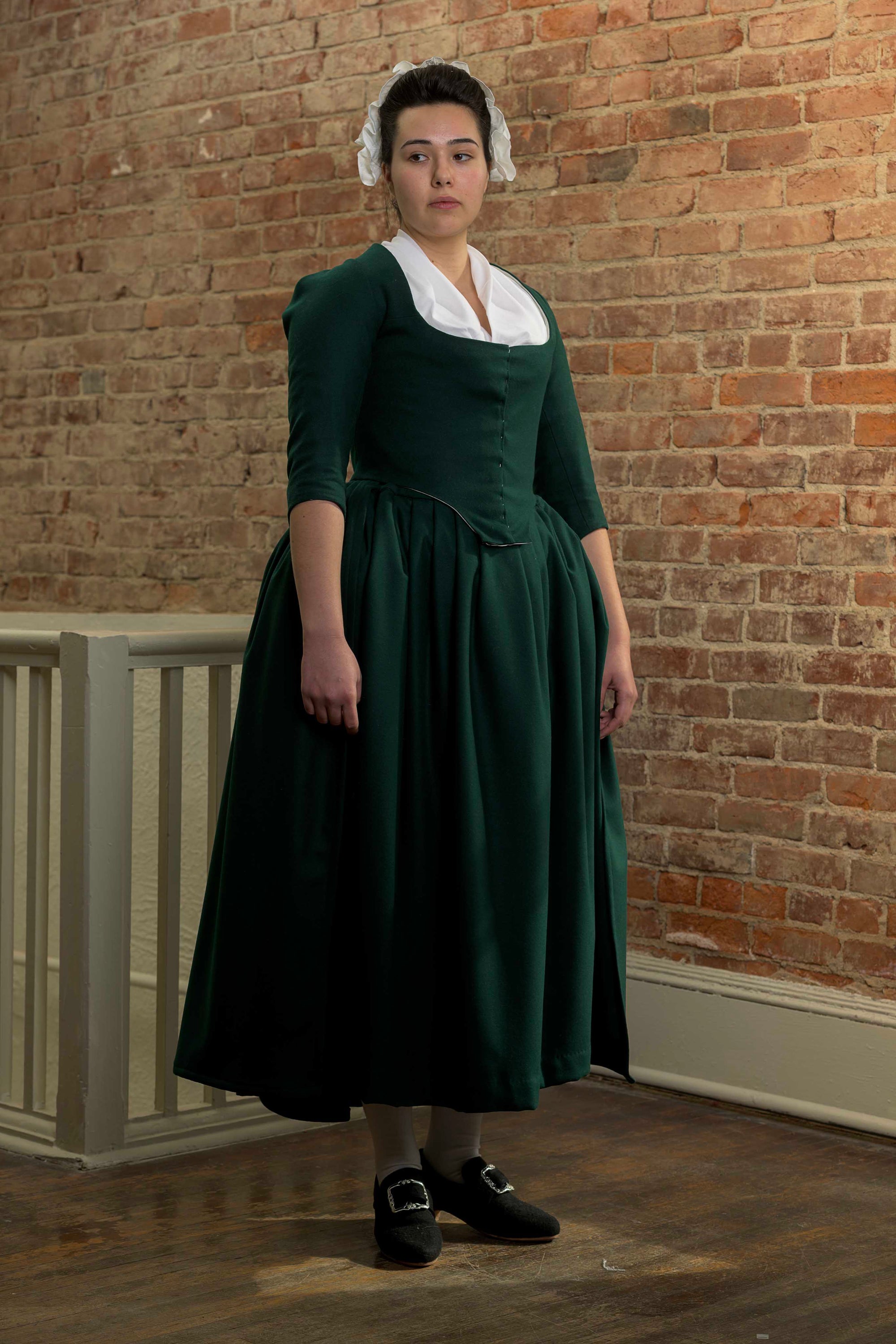 Woolen Gown | Green - Samson Historical