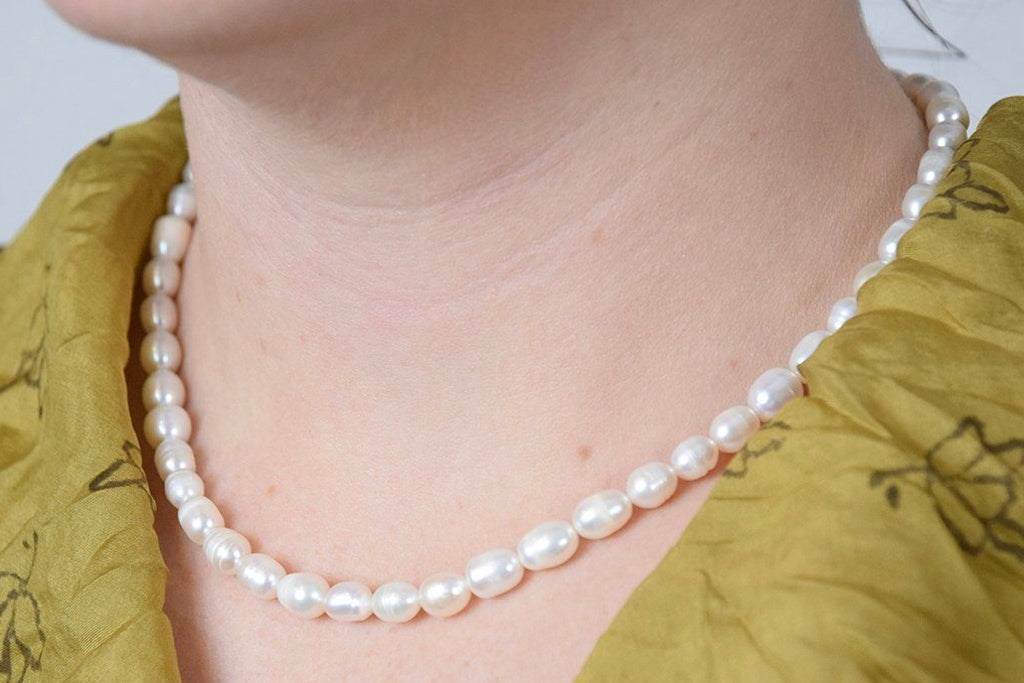 Colonial American Inspired Pearl Necklace from Samson Historical