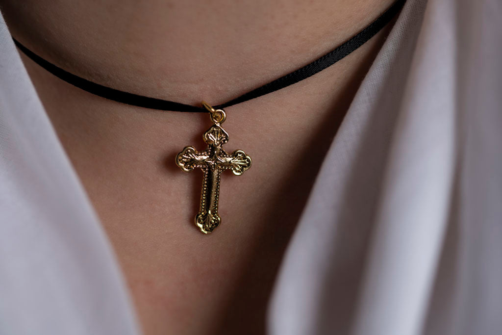 Colonial American inspired Detailed Cross Necklace