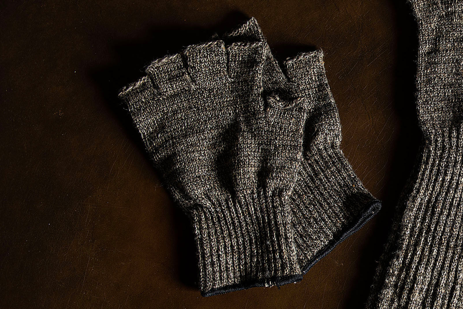 Hamlet Writing Gloves | White Print Fingerless Gloves